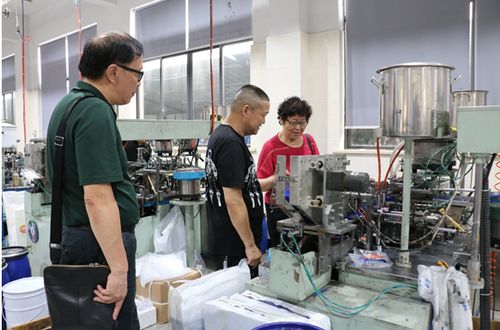 中國制筆協(xié)會(huì)領(lǐng)導(dǎo)深入桐廬企業(yè)調(diào)研，助力產(chǎn)業(yè)轉(zhuǎn)型升級(jí)與市場(chǎng)拓展