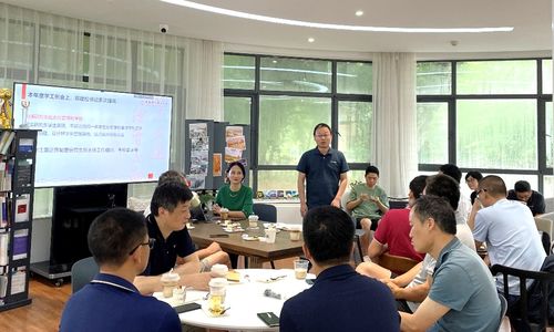 計(jì)算機(jī)科學(xué)與技術(shù)學(xué)院成功舉辦“云邊心語沙龍”心理健康教育專題培訓(xùn)暨學(xué)生工作例會